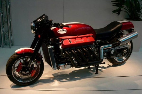 Мотоциклетът Millyard Viper V10 е прищявка на един човек. Инженер Алън Милярд проектира уникални мотоциклети от десетилетия. През 2009 г. англичанинът изработва 1995 Viper GTS с 8-литров V10 с тегло около 630 кг. И това не е &bdquo;мебел&ldquo;, а работещо превозно средство, което е 90% създадено от ръцете на Алън.